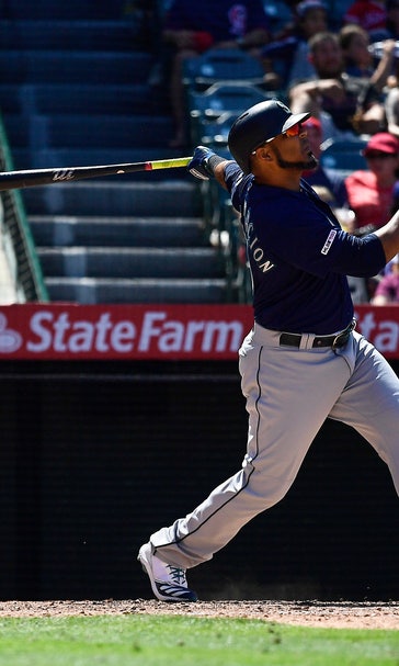 Yankees get slugger Encarnación in trade with Mariners